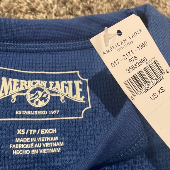 NWT American Eagle Sweatshirt. Size XS - Picture 2 of 3